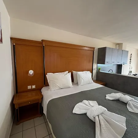 Opal Luxury By The Sea Hersonissos (Crete)