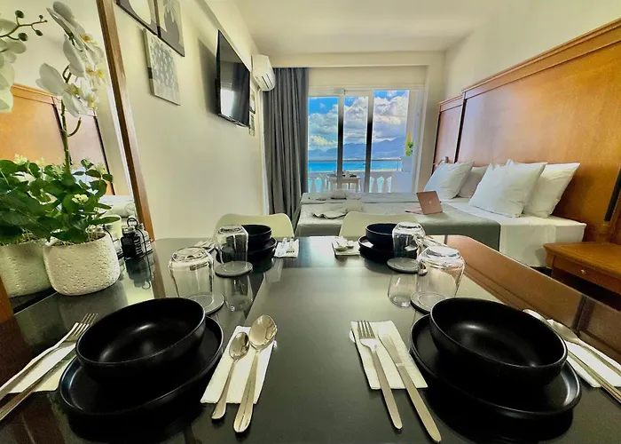 Opal Luxury By The Sea Apartament