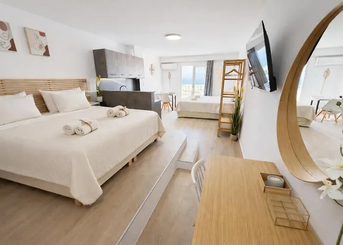 Opal Luxury By The Sea *